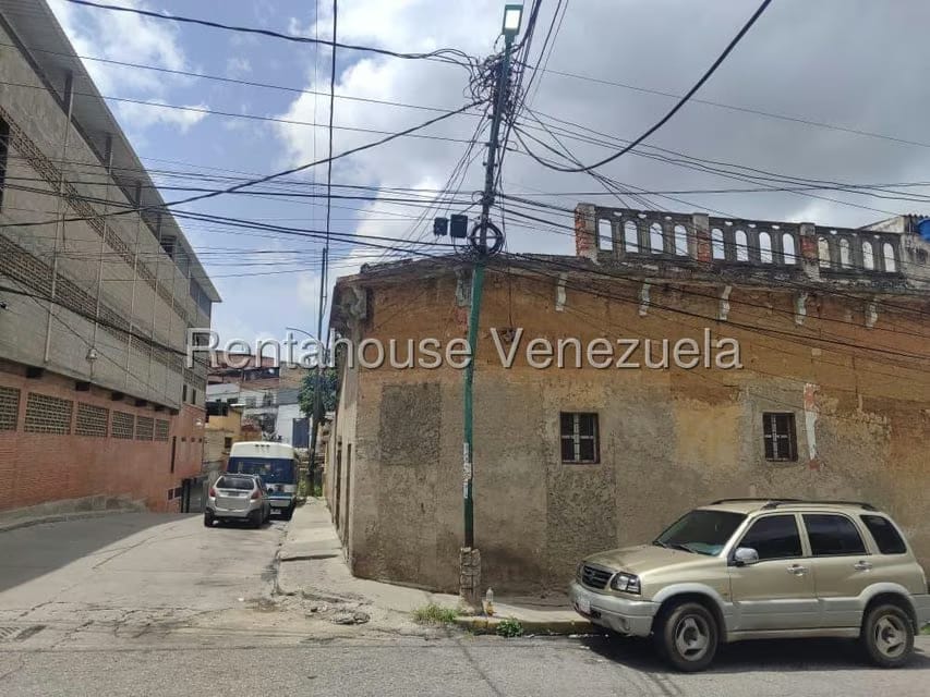 Casa (1 Nivel) en Venta en Sarria, Distrito Metropolitano