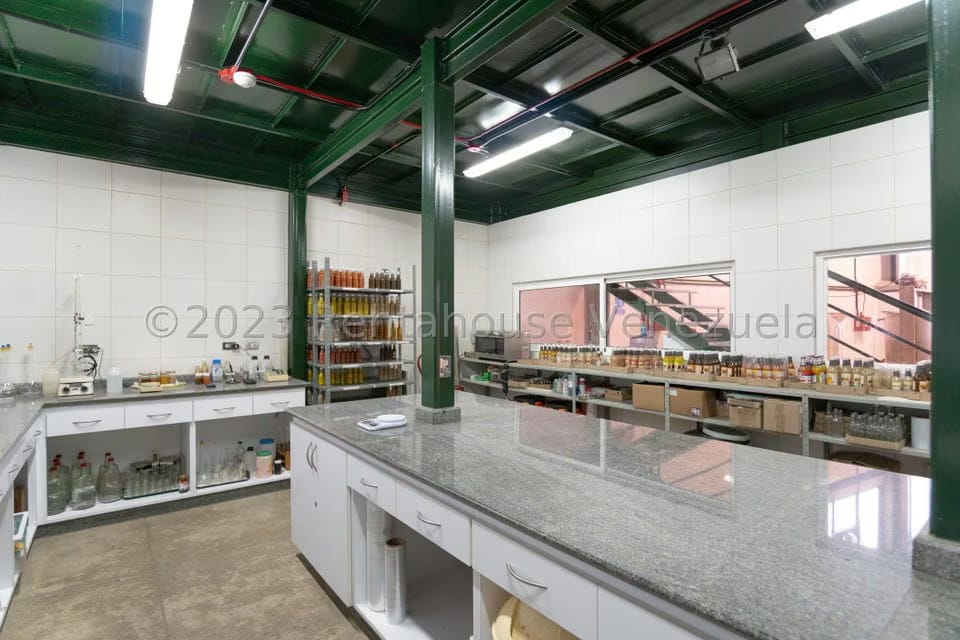 Comercial (Galpon - Deposito) en Venta en Municipio Carrizal, Miranda - 38