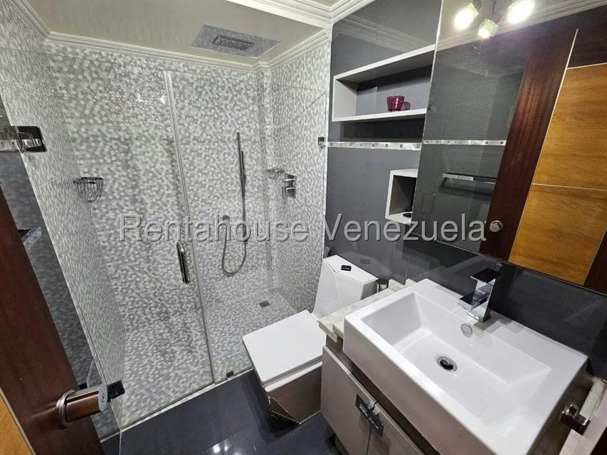 Apartamento (1 Nivel) en Venta en Los Naranjos del Cafetal, Distrito Metropolitano - 23
