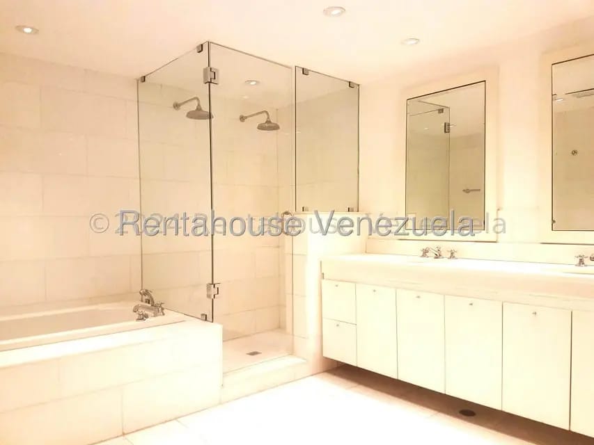 Apartamento (1 Nivel) en Alquiler en Los Chorros, Distrito Metropolitano - 15