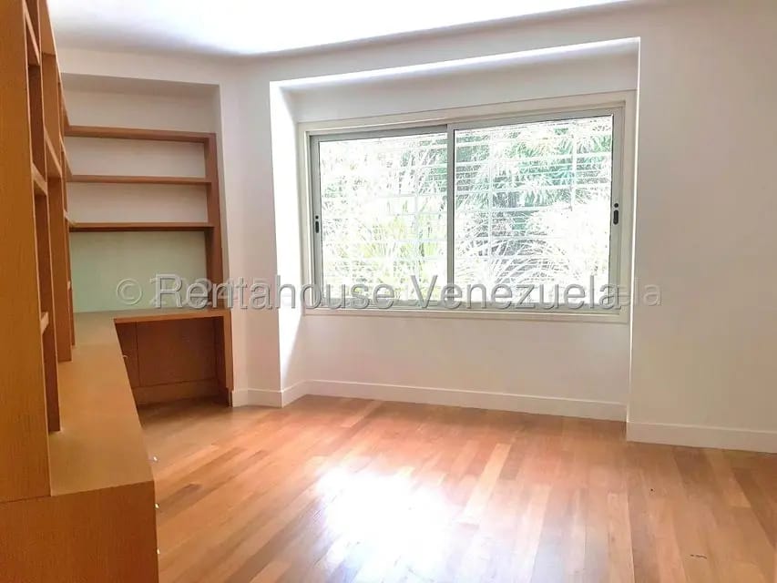 Apartamento (1 Nivel) en Alquiler en Los Chorros, Distrito Metropolitano - 17
