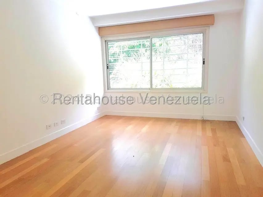 Apartamento (1 Nivel) en Alquiler en Los Chorros, Distrito Metropolitano - 18