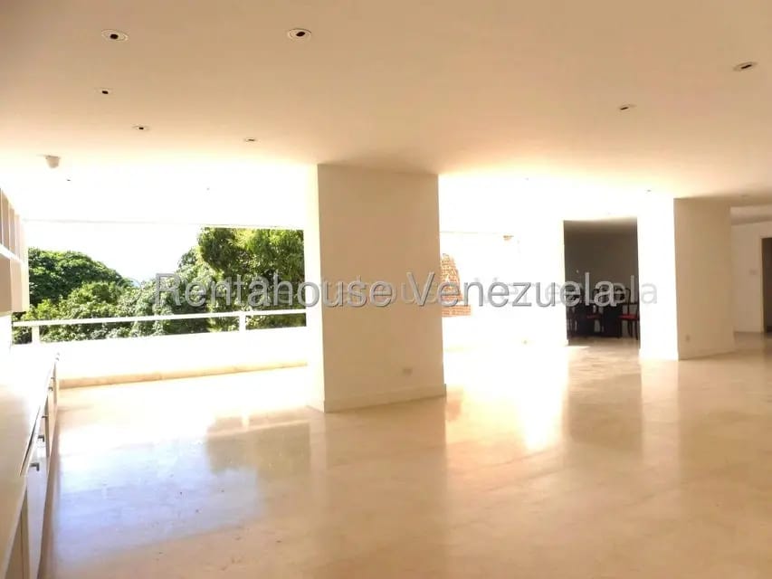 Apartamento (1 Nivel) en Alquiler en Los Chorros, Distrito Metropolitano - 3