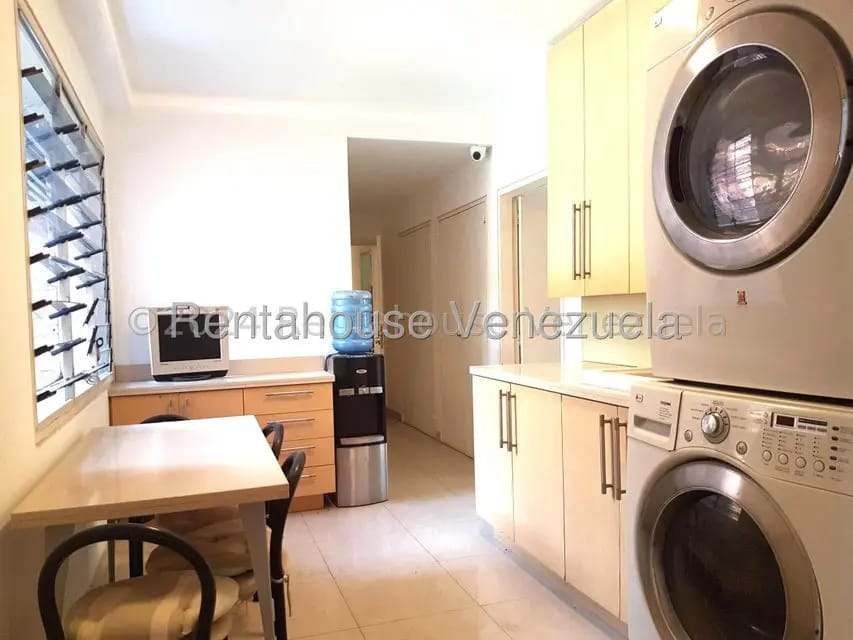 Apartamento (1 Nivel) en Alquiler en Los Chorros, Distrito Metropolitano - 26