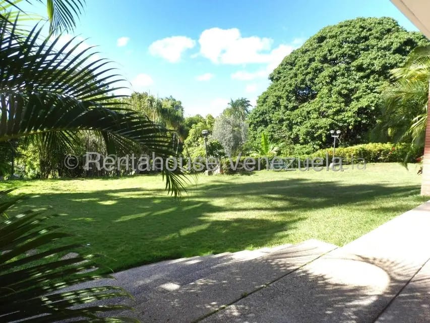 Apartamento (1 Nivel) en Alquiler en Los Chorros, Distrito Metropolitano - 27