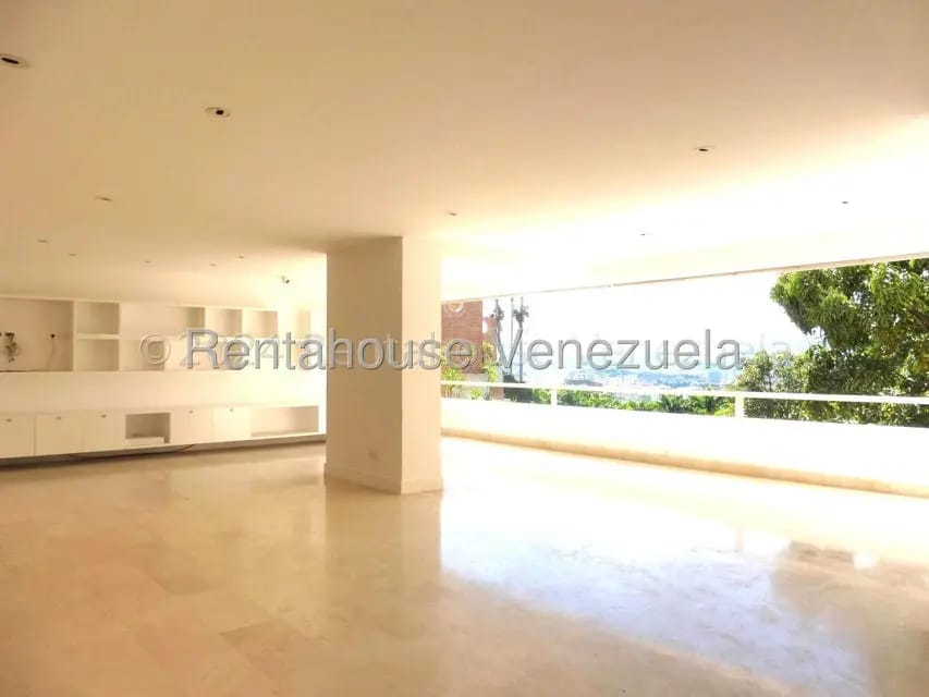 Apartamento (1 Nivel) en Alquiler en Los Chorros, Distrito Metropolitano - 4