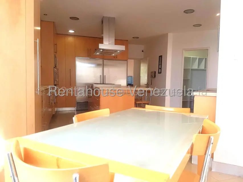 Apartamento (1 Nivel) en Alquiler en Los Chorros, Distrito Metropolitano - 9