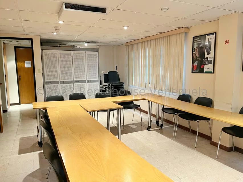 Comercial (Edificio) en Venta en La Trinidad, Distrito Metropolitano - 24