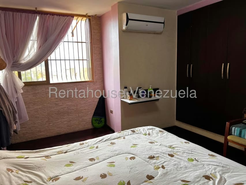 Apartamento (Duplex) en Venta en El Paraiso, Distrito Metropolitano - 15