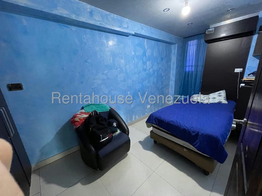 Apartamento (Duplex) en Venta en El Paraiso, Distrito Metropolitano - 23