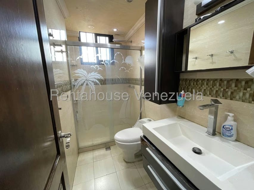 Apartamento (Duplex) en Venta en El Paraiso, Distrito Metropolitano - 25