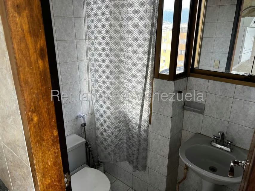 Apartamento (Duplex) en Venta en El Paraiso, Distrito Metropolitano - 27