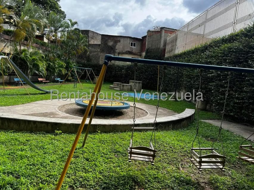 Apartamento (Duplex) en Venta en El Paraiso, Distrito Metropolitano - 40
