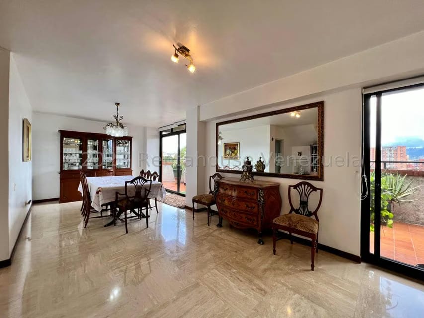 Apartamento (Duplex) en Venta en Los Chorros, Distrito Metropolitano - 14