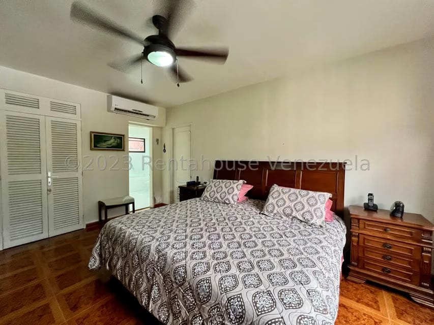Apartamento (Duplex) en Venta en Los Chorros, Distrito Metropolitano - 30