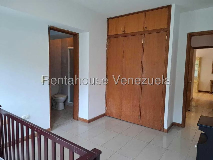 Apartamento (1 Nivel) en Alquiler en Solar del Hatillo, Distrito Metropolitano - 14