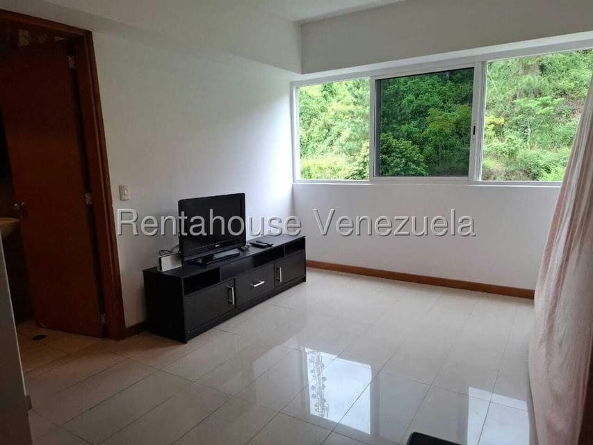 Apartamento (1 Nivel) en Alquiler en Solar del Hatillo, Distrito Metropolitano - 16