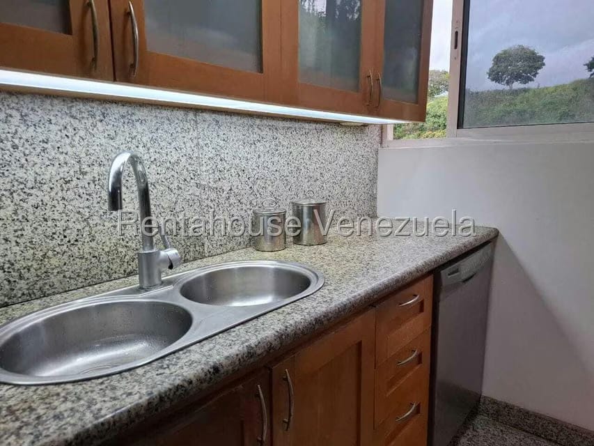 Apartamento (1 Nivel) en Alquiler en Solar del Hatillo, Distrito Metropolitano - 22