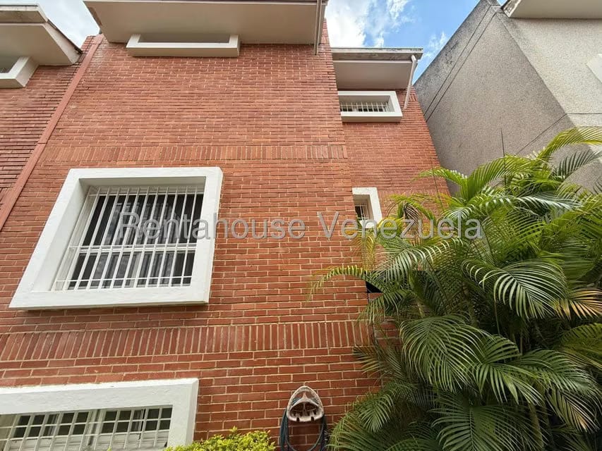 Townhouse (Multiples Niveles) en Venta en El Hatillo, Distrito Metropolitano - 2
