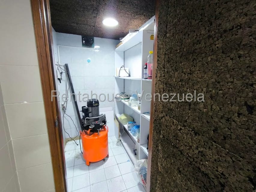 Comercial (Local Comercial) en Alquiler en Los Chaguaramos, Distrito Metropolitano - 14
