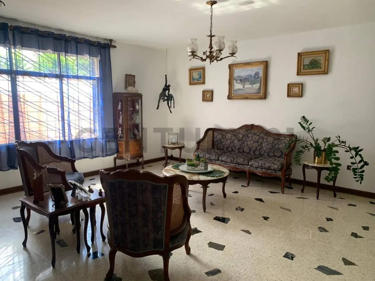 EL Marques Casa- Quinta en Venta YC30 - 4