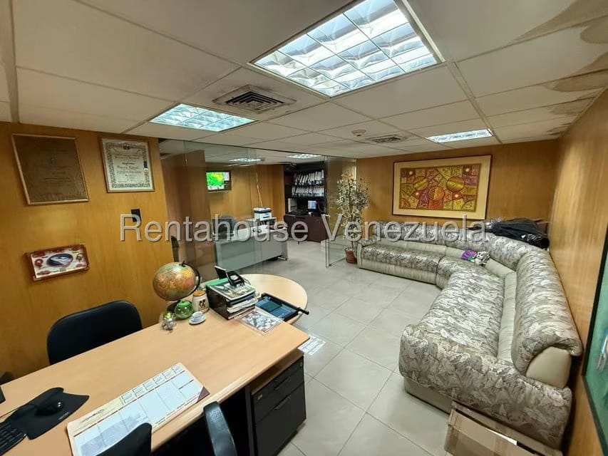 Comercial (Oficina) en Venta en Santa Eduvigis, Distrito Metropolitano - 2