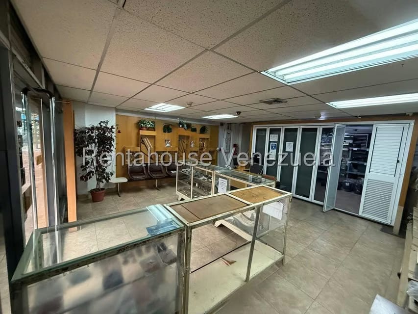 Comercial (Oficina) en Venta en Santa Eduvigis, Distrito Metropolitano - 19