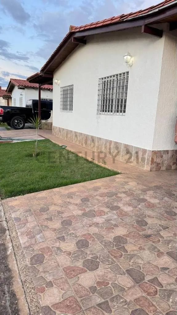 Privilegiada casa Unimafiliar , acabados modernos, y exclusiva ubicacion. - 5