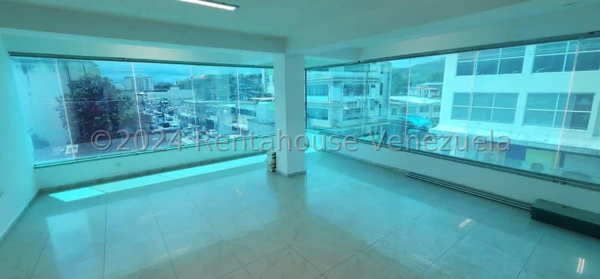 Comercial (Local Comercial) en Venta en Centro de Charallave, Miranda - 2