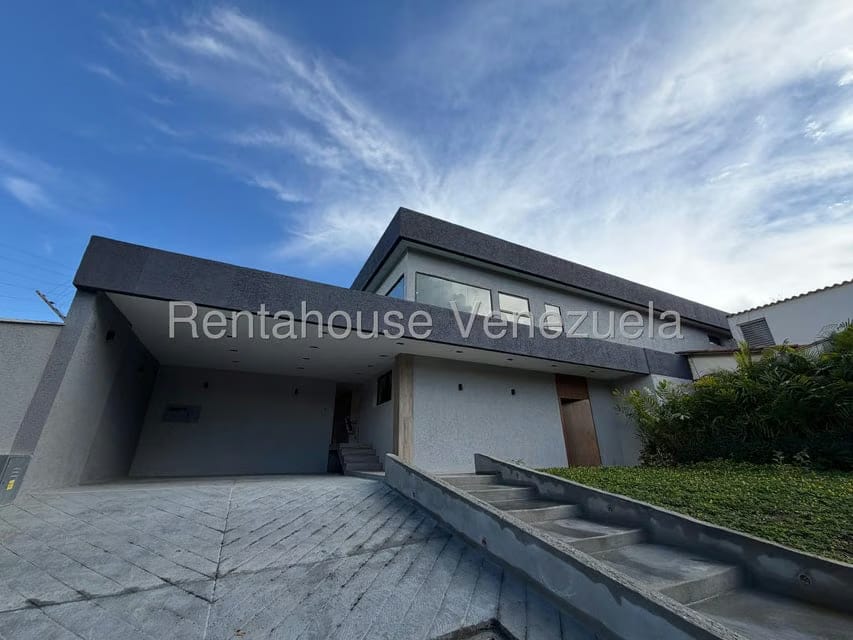 Casa (Duplex) en Venta en Santa Paula, Distrito Metropolitano - 2