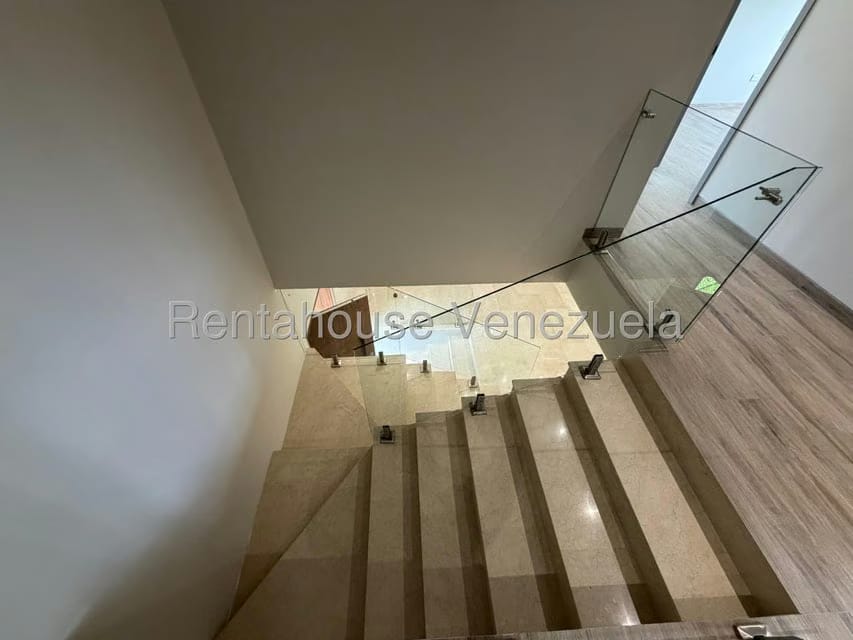 Casa (Duplex) en Venta en Santa Paula, Distrito Metropolitano - 12