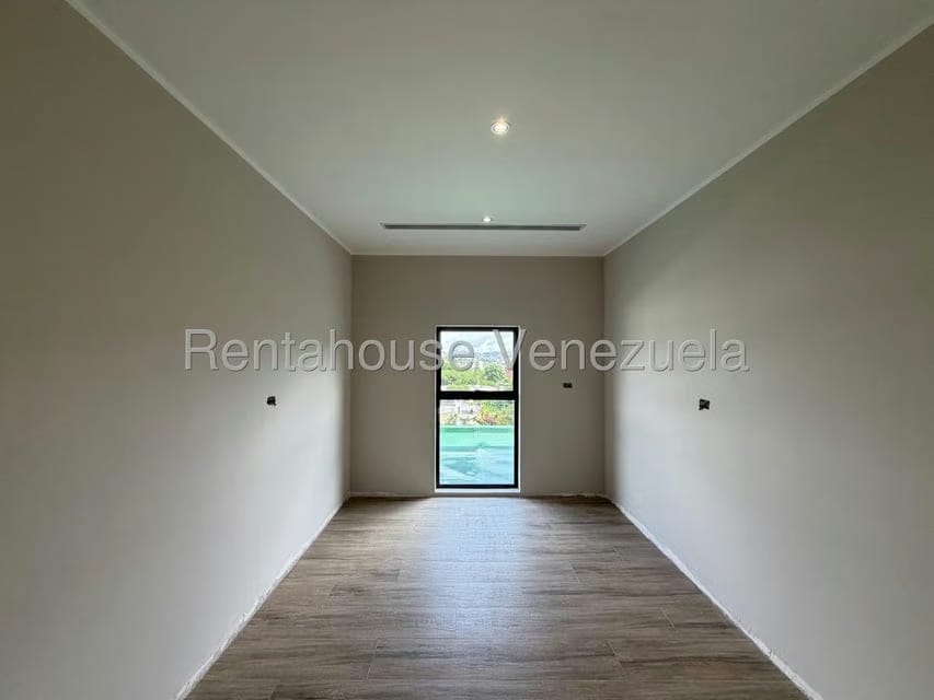 Casa (Duplex) en Venta en Santa Paula, Distrito Metropolitano - 19