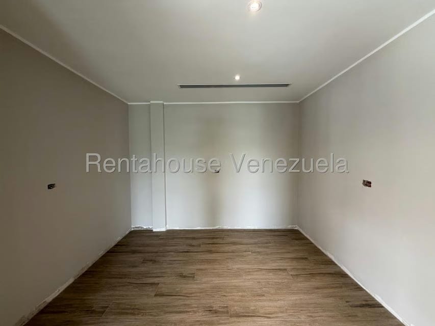 Casa (Duplex) en Venta en Santa Paula, Distrito Metropolitano - 20