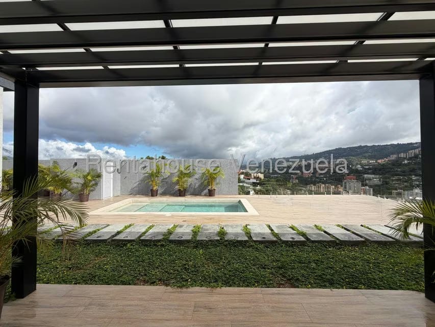 Casa (Duplex) en Venta en Santa Paula, Distrito Metropolitano - 28