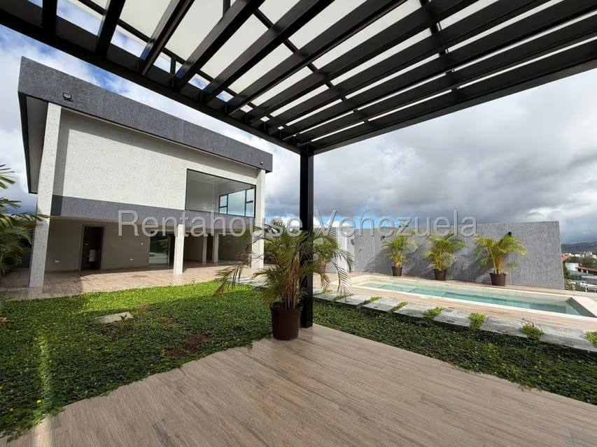 Casa (Duplex) en Venta en Santa Paula, Distrito Metropolitano - 29