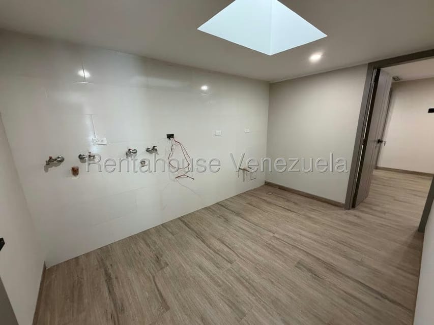 Casa (Duplex) en Venta en Santa Paula, Distrito Metropolitano - 35