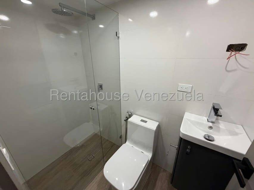 Casa (Duplex) en Venta en Santa Paula, Distrito Metropolitano - 37