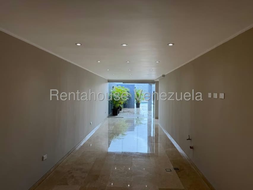 Casa (Duplex) en Venta en Santa Paula, Distrito Metropolitano - 6