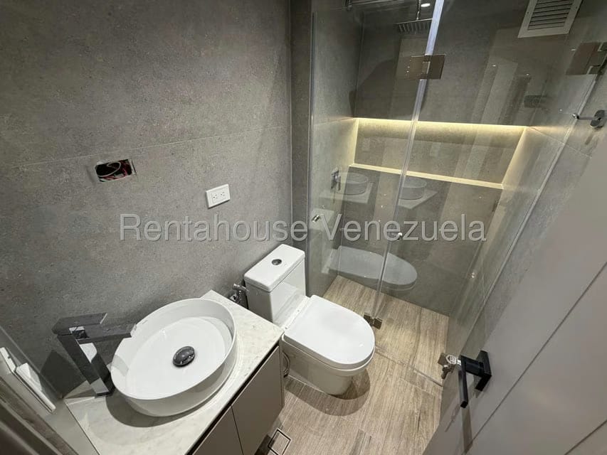 Casa (Duplex) en Venta en Santa Paula, Distrito Metropolitano - 9