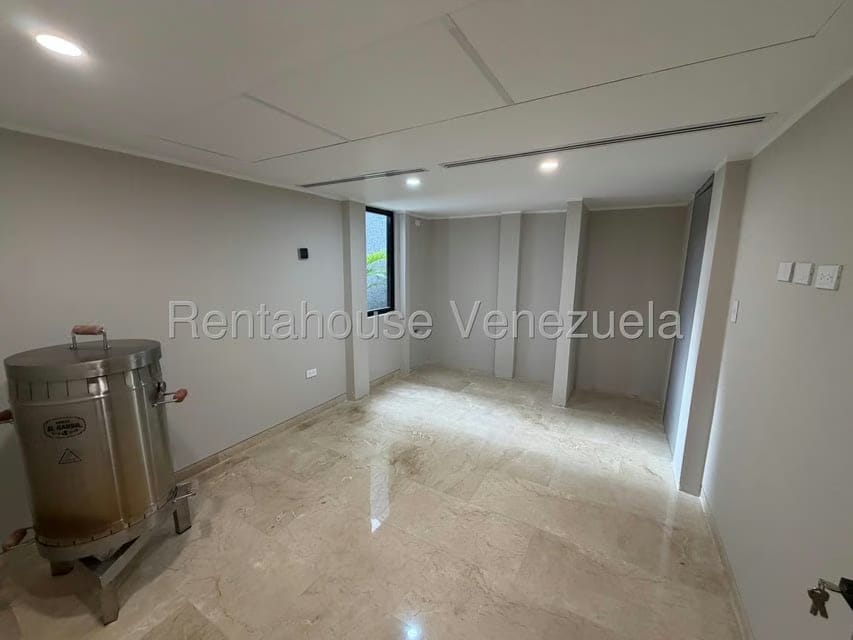 Casa (Duplex) en Venta en Santa Paula, Distrito Metropolitano - 10