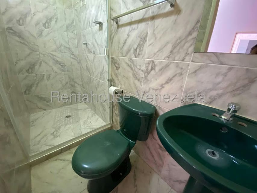 Casa (1 Nivel) en Alquiler en El Manzano, Lara - 16