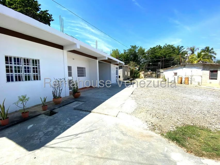 Casa (1 Nivel) en Alquiler en El Manzano, Lara - 33