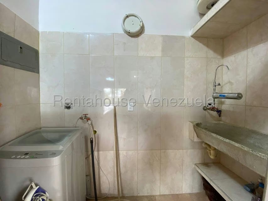 Casa (1 Nivel) en Alquiler en El Manzano, Lara - 10