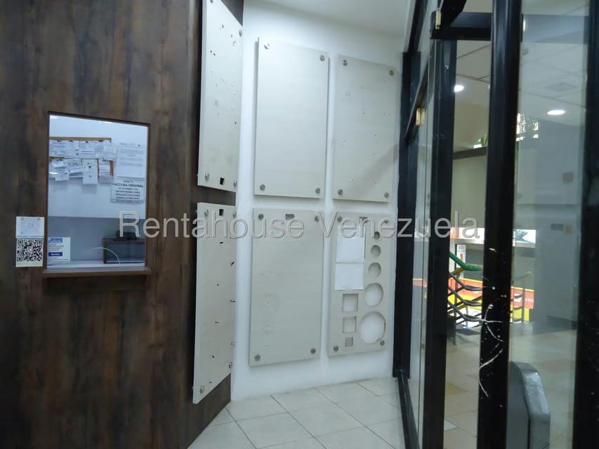Comercial (Local Comercial) en Venta en Parroquia Catedral, Distrito Metropolitano - 12