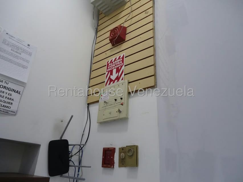 Comercial (Local Comercial) en Venta en Parroquia Catedral, Distrito Metropolitano - 14