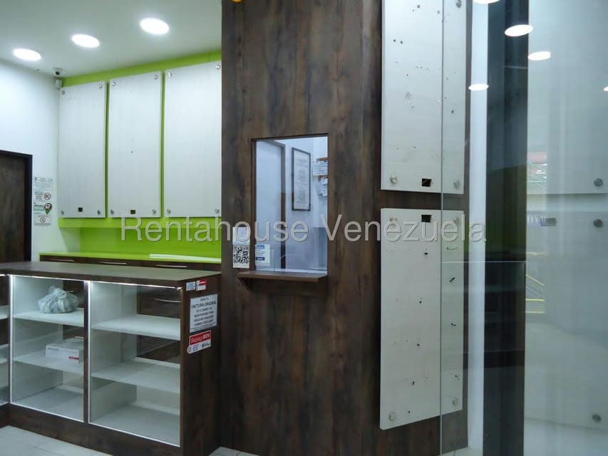 Comercial (Local Comercial) en Venta en Parroquia Catedral, Distrito Metropolitano - 15