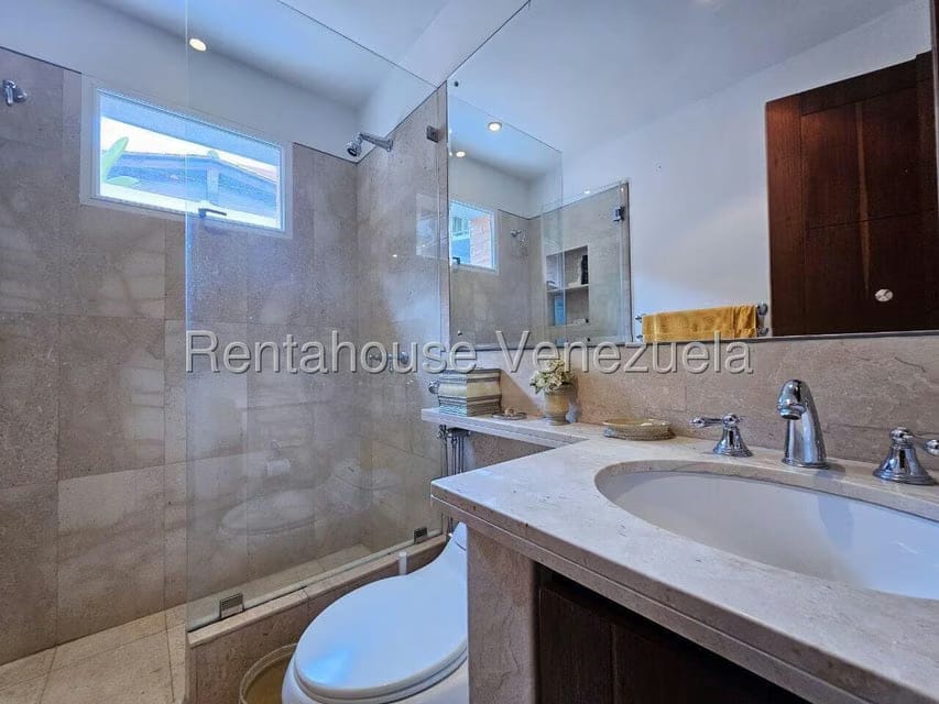 Casa (Duplex) en Venta en La Floresta, Distrito Metropolitano - 18