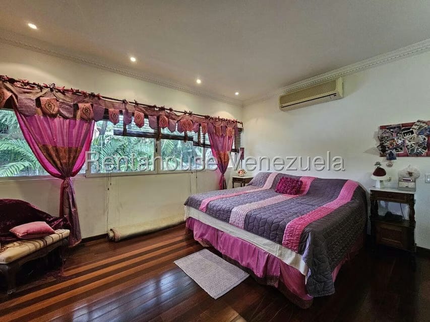 Casa (Duplex) en Venta en La Floresta, Distrito Metropolitano - 32