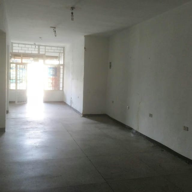 Comercial (Local Comercial) en Alquiler en Belloso, Zulia - 4