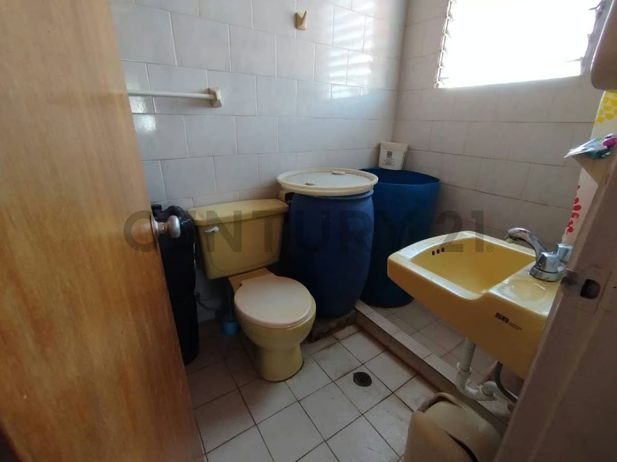 Casa en venta en Las Rosas. Urb. Puerta El Bosque - 13